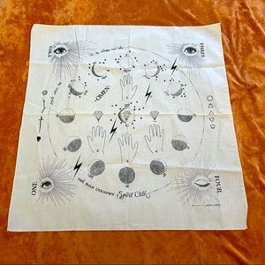SPIRIT CLOTH / THE WILD UNKNOWN TAROT